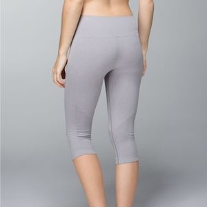 ☀️Lululemon In The Flow Crop II In Heathered Medium Grey
